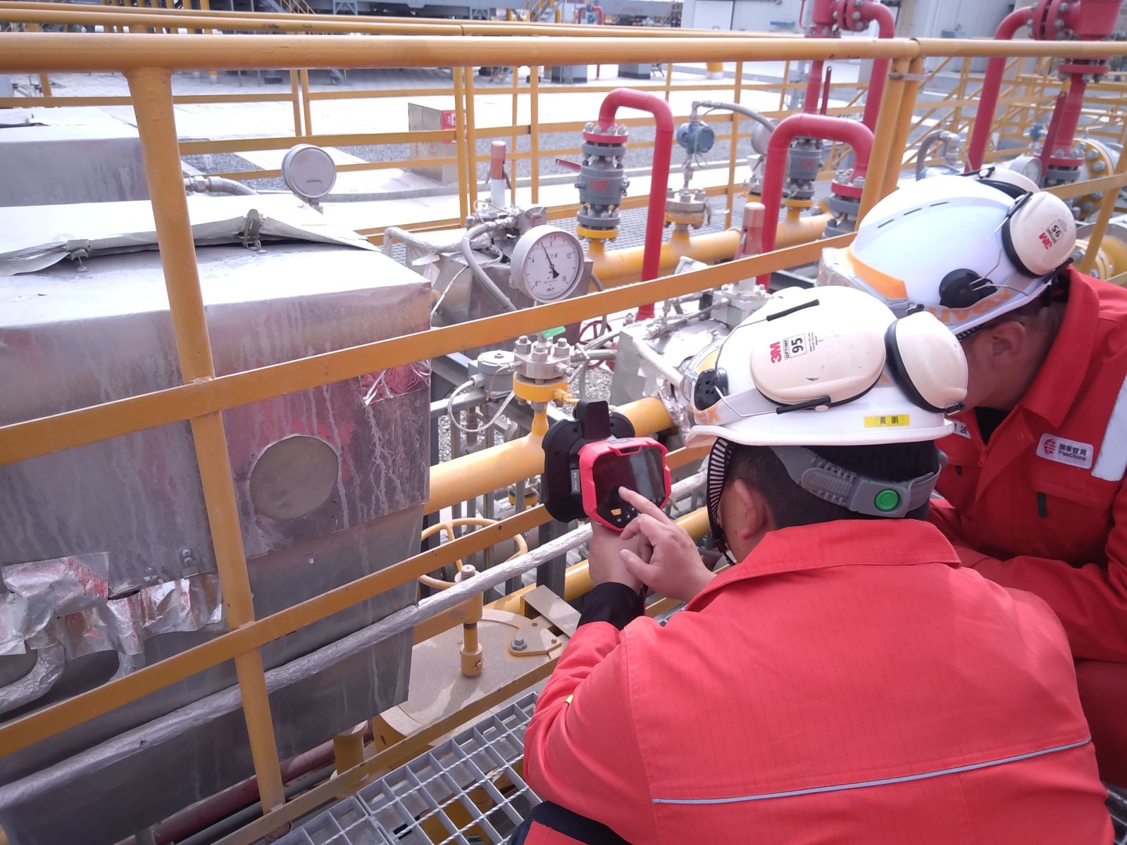 优利德智能可视化巡检方案，护航油气行业高效运维
